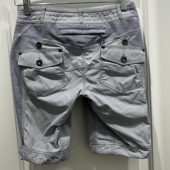 Lululemon Ride On Shorts in Fossil / White Sz 4 - Picture 8 of 12